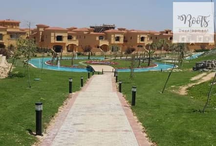 للبيع توين هاوس بحري كامل التشطيب علي اعلي ربوة في الكمبوند فى رويال ميدوز   For Sale Twin house Facing North , Fully Finished in Royal Meadows