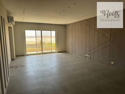 للايجار فاملى هاوس 220 متر برووف متشطب بالمطبخ والتكييفات فى ذا كراون اكتوبر For rent Family House with Roof,finished with kitchen,ACs,in The Crown -.