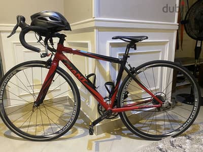 GIANT Road Bike – بحالة الزيرو