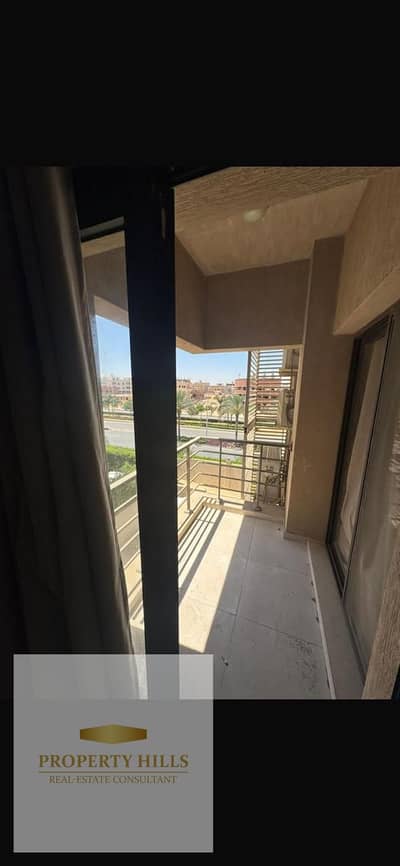 شقه ريسيل 144 متر3 غرف نوم متشطبه بكمبوند فيفث سكوير جاهزة للسكن المراسم نيو كايرو التجمع الخامس in Fifth Square Al Marasem New Cair