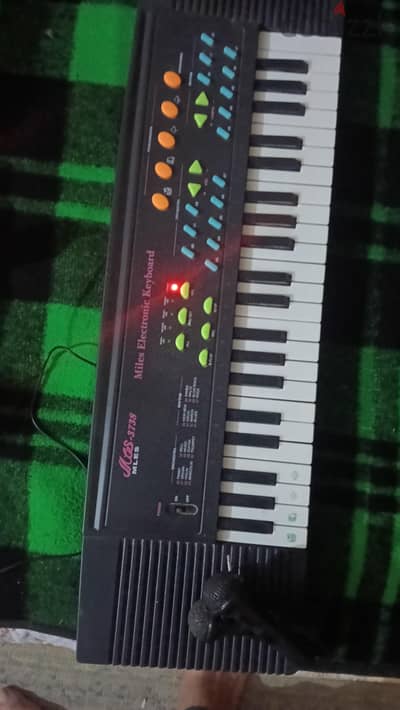  أورج Miles Electronic Keyboard MLES-3738 بحالة جيدة للبيع