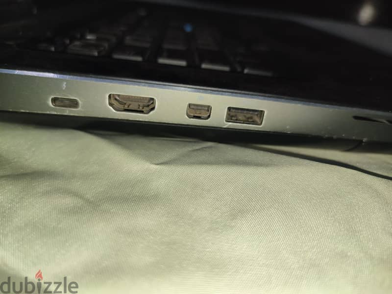 Dell precision 7720 5