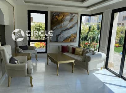 توين هاوس مفروش وتشطيب كامل للبيع في كمبوند فيلت سوديك  Villette Sodic التجمع الخامس المربع الذهبي بالقرب من الجامعة الأمريكية AUC