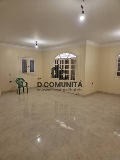 Residential apartment for rent with a garden view, elevator, and natural gas in a prime location, with an area of 180 square meters in the third district - Second floor Residential apartment for rent with a garden view, elevator, and natural gas in a prime location, with an area of 180 square meters in the third district - Second floor