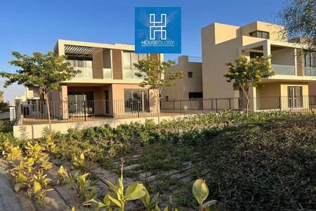 بالتقسيط علي 10 سنين امتلك في سوديك ايست تاون هاوس 4 غرف متشطب بالكامل برايم لوكيشن Sodic East