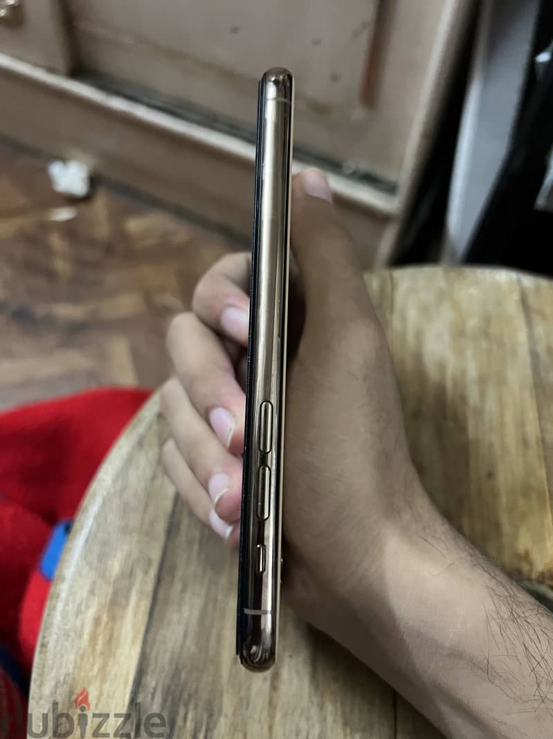 Apple - iPhone 11 Pro 3