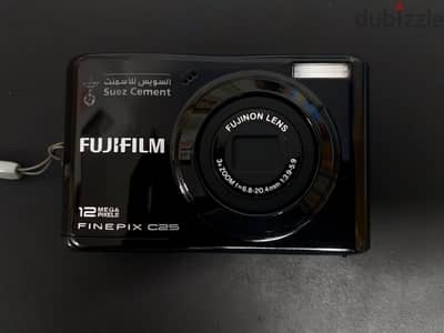 Fujifilm finepix c25 digital camera. Please read the description!
