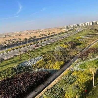 #للبيع شقة ارضي بجاردن مساحه 149 متر + 55 متر جاردن في B14 بأعلى تميز L10 فيو مجرى السيل مباشرة اتجاه بحري
