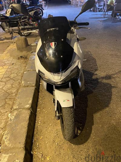 اسكوتر فيجوري ٢٠٠ سي سي