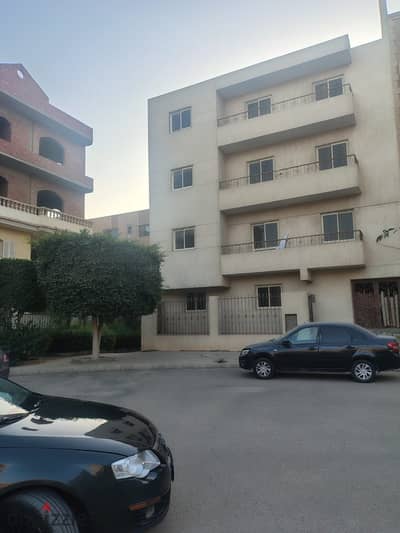 بيت للبيع بمدينة العبور الحي الاول