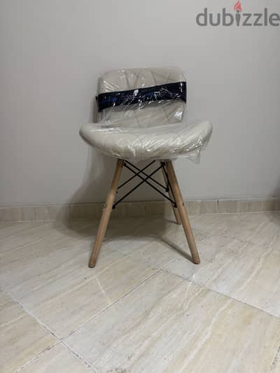 كرسي ريجا جلد وخشب – بيج | Riga Beige Leather Wood Chair 