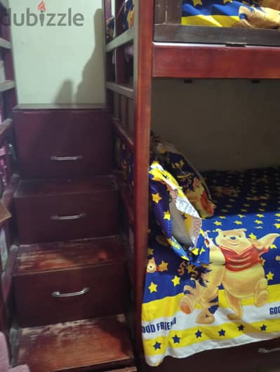 سرير بدورين للبيع