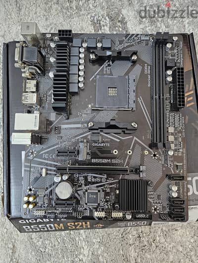 Gigabyte b550m S2H AM4 للبيع فقط