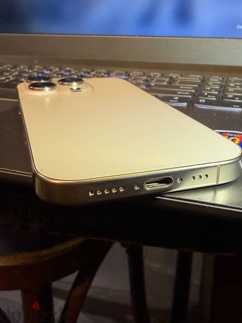 Iphone 16 pro 4