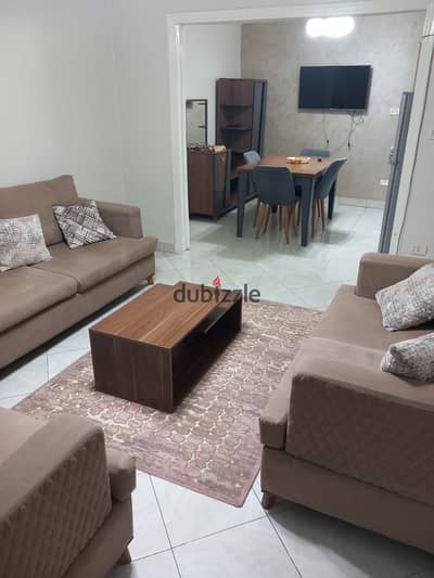 شقة  مفروشة قرب فندق سفير ميدان المساحه للسكن الراقي والمميز بالدقي