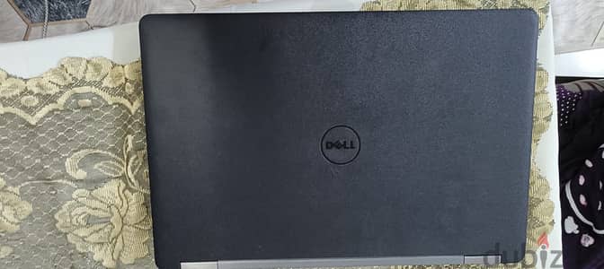 Latitude E5570