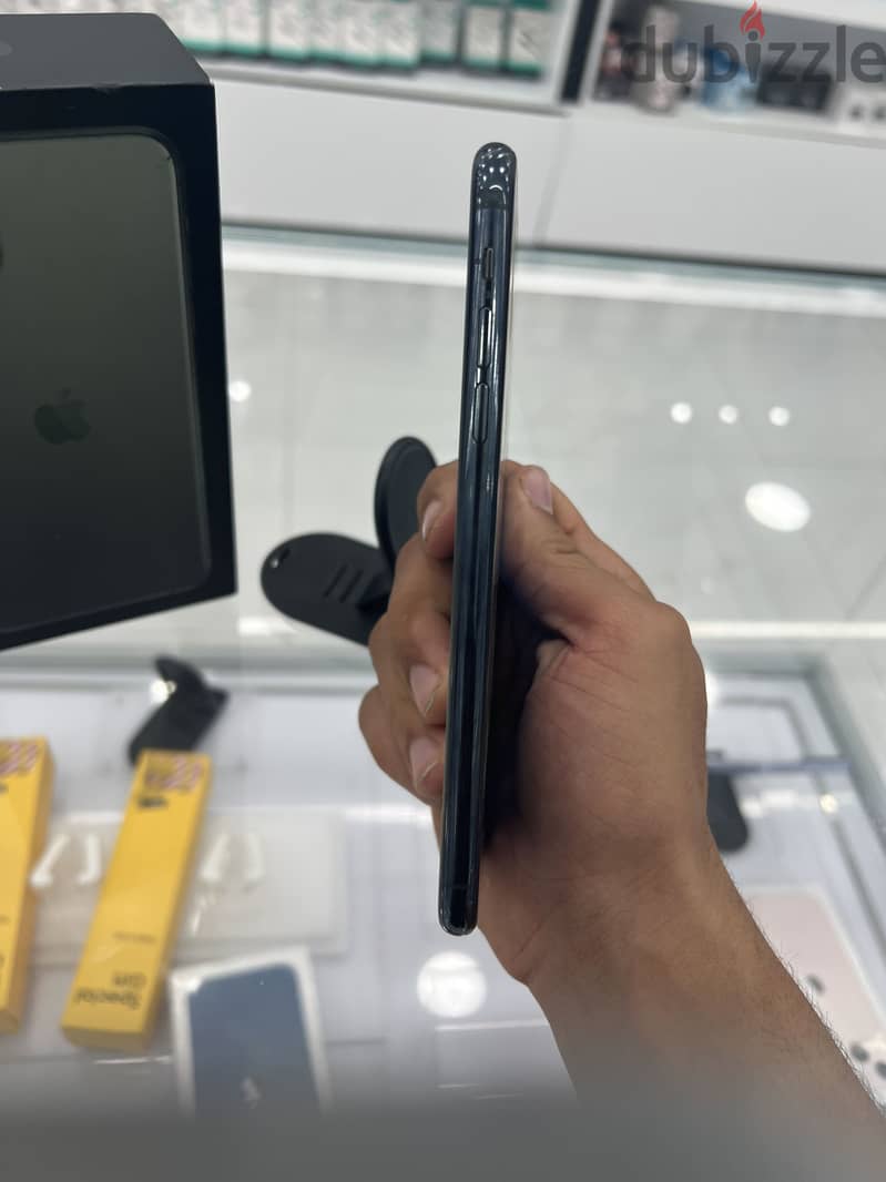 Apple - iPhone 11 Pro Max 1