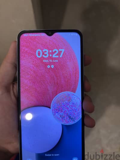 Samsung A13معه العلبه حالتو زيرو