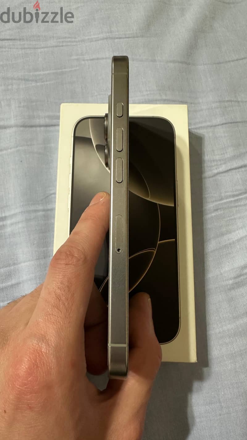 Apple - iPhone 16 Pro 2