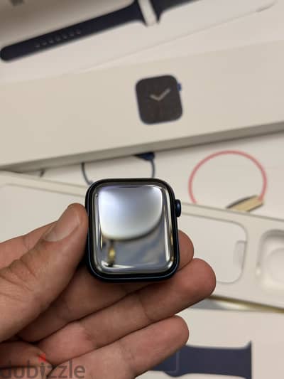 ساعة Apple Watch Series 6 حاله ممتازه