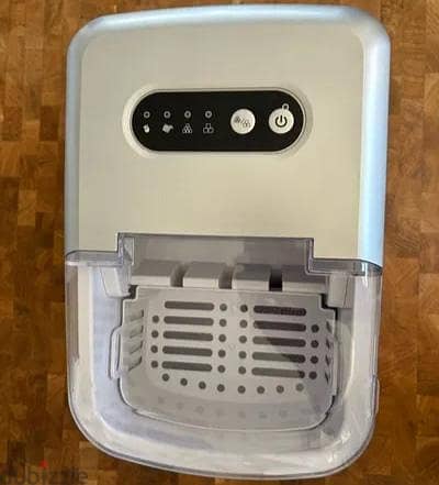 ice maker صانعة الثلج
