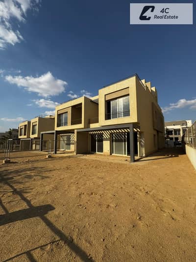 فيلا مستقلة استلام فوري لوكيشن برايم ريسيل بأقل من سعر السوق  5 غرف في Palm Hills New Cairo التجمع الخامس بالقرب من الجولدن سكوير وشارع التسعين للبيع