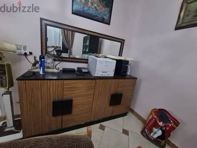 للبيع سفرة مودرن بحالة ممتازة