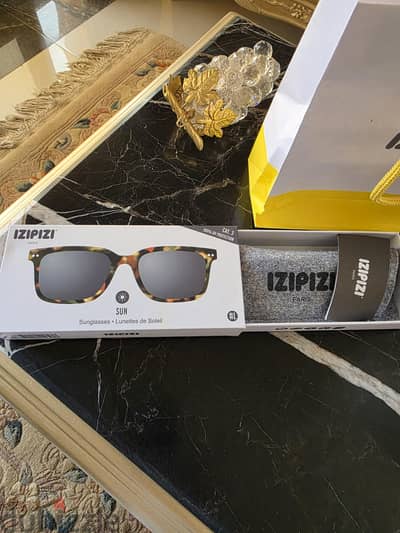 نظارة شمسية Original Unisex – وارد فرنسا | 100% UV Protection | بالكرت
