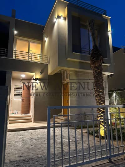 توين هاوس للبيع بموقع مميز واستلام فورى  فى بالم هيلز قطامية إكستنشن - متشطب بالكامل - Palm Hills Katameya Extension