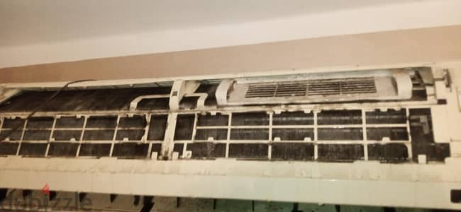 صيانة دورية للتكيفات  تنظيف تكييف
