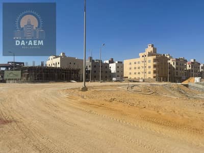 أرض للبيع في الأوركيد بيت الوطن – التجمع الخامس، مساحة 478م، واجهة شرقية مميزة بموقع استثنائي.