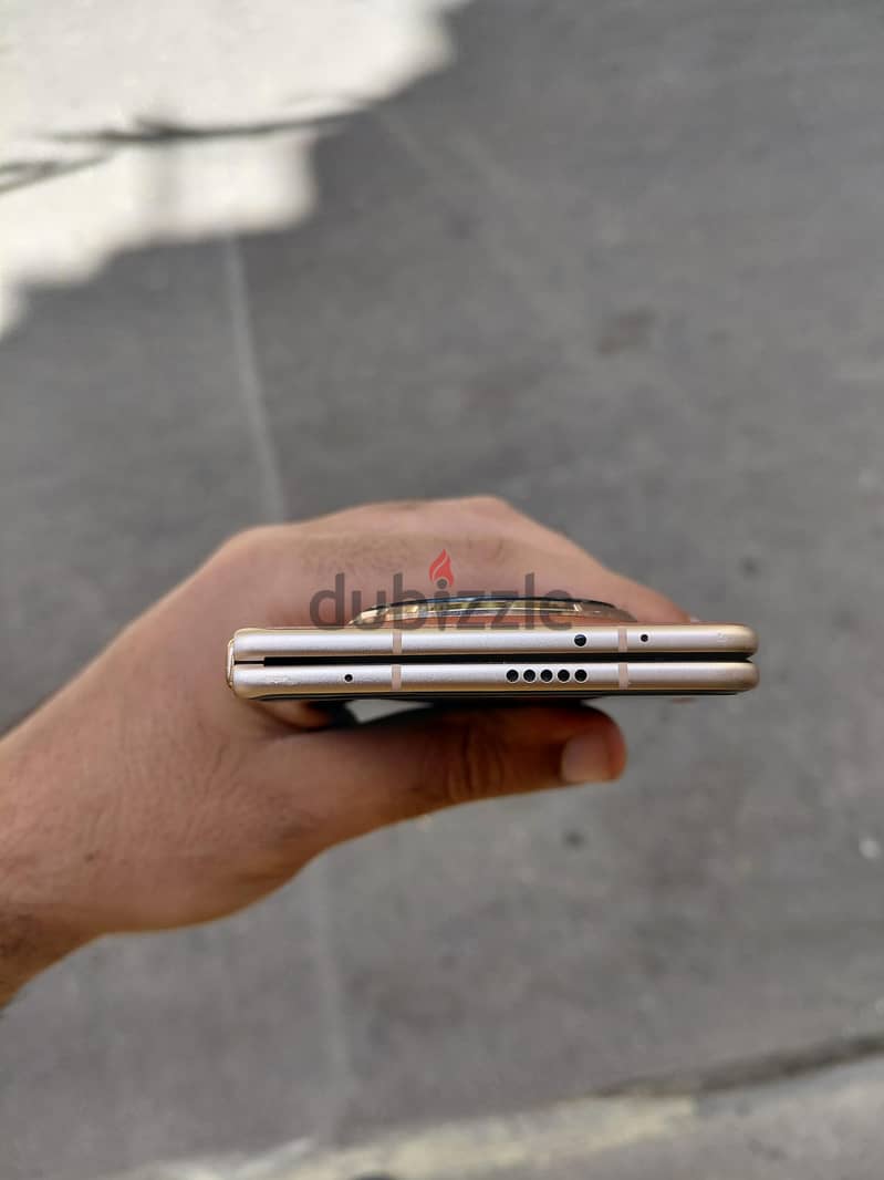Honor Magic V3 4