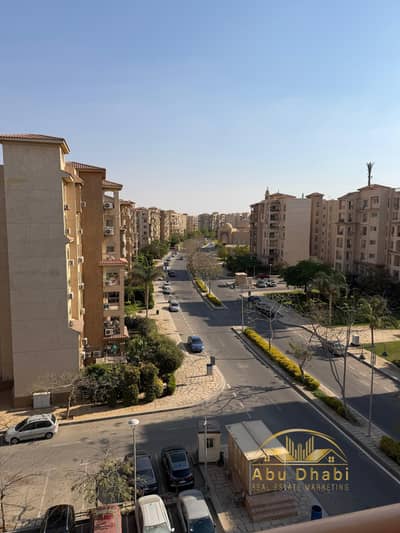 شقة 135 م للبيع بمدينتى B3 خطوت للخدمات وخطوات لنادى مدينتى الرياضى ودقايق للحركة والساوث بارك