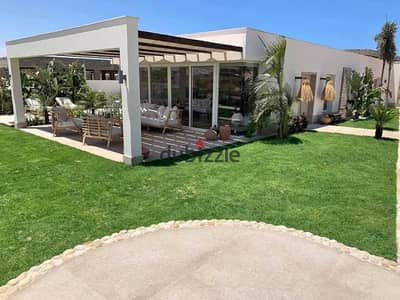شاليه متشطب بالكامل بالتكيفات والمطبخ في كمبوند بيت البحر في راس الحكمه