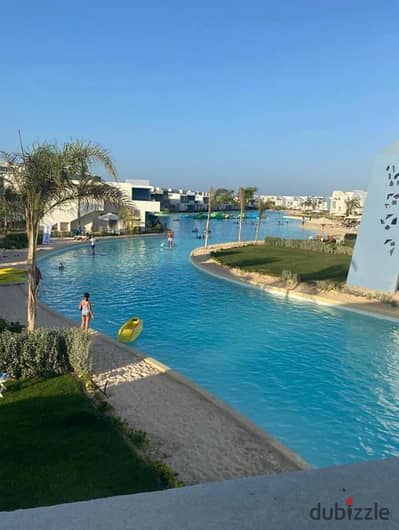 شاليه للبيع بمقدم 5% وقريب من البحر شاليه تريبل فيو تقسيط علي 9سنوات دقائق الي لافيستا باي وسيزر سوديك