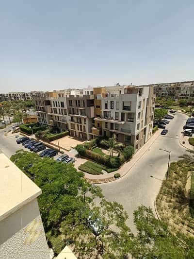 Triplex للايجار   فى ايستاون    مفروش بالكامل    الترا سوبر