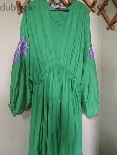 فستان اخضر