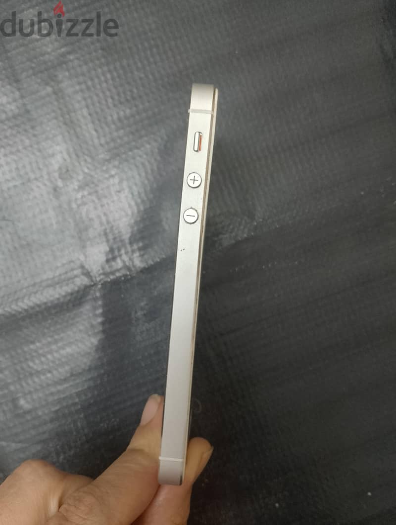 Apple - iPhone 5s 4