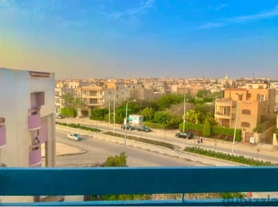 شقه ٢٠٠م للبيع بالقرب من الشروق ٢٠٠٠ والجامعة الفرنسيه