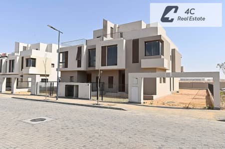 توين هاوس 245 متر استلام فوري في sodic east new helioplis فيو رائع