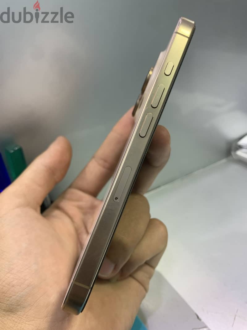 Apple - iPhone 16 Pro 4