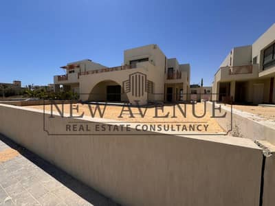 Delivered fully finished Twin house  phase 1  double lagoon view prime location in playa ghazala Bay - North coast