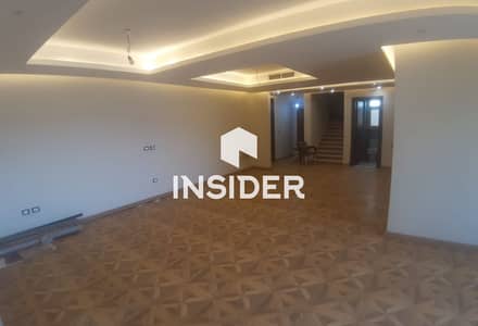 بنتهاوس متشطب بالتكييفات والمطبخ في بارك فيو حسن علام بسعر مميز