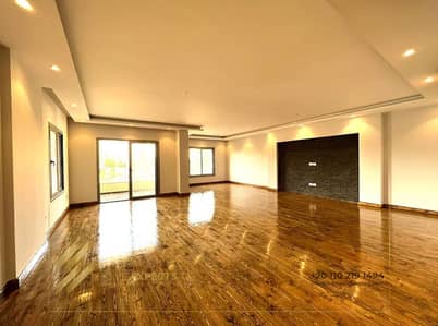 شقة مميزة بمساحة 240 متر على بعد خطوات من Katameya Heights