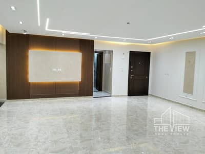 شقة مميزة  جدا  للبيع بالمطبخ والتكييفات  كمبوند  الخمايل Khamayel Compound  خطوات لمسجد الشرطة برايم لوكيشن