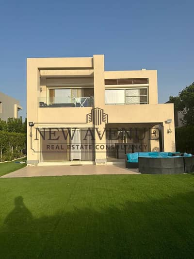 فيلا للبيع في هاسيندا باي سيدي عبدالرحمن الساحل الشمالي تشطيب سوبرلوكس بالفرش والاجهزة موقع مميز تطل علي حمام سباحة جاهزة للاستلام الفوري