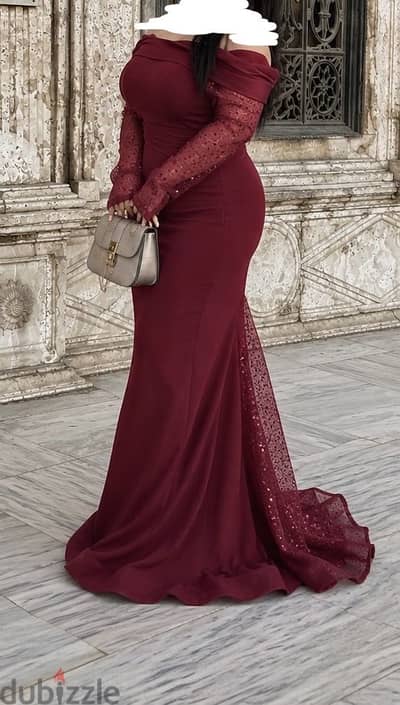 Red soiree dress - فستان سوارية احمر