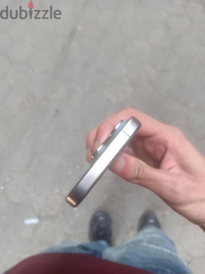 iPhone 15 Pro 4