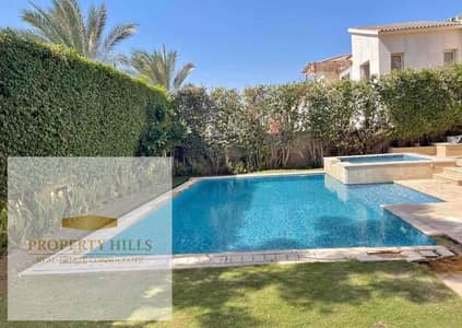 The lowest price in the market immediate receipt palace for sale with high privacy includes all services water. gas. electricity and a gym, supermarket and security guard all day in front of the yard mall, Al Rehab wall next to La Vista and beside Madinaty on the Suez road.