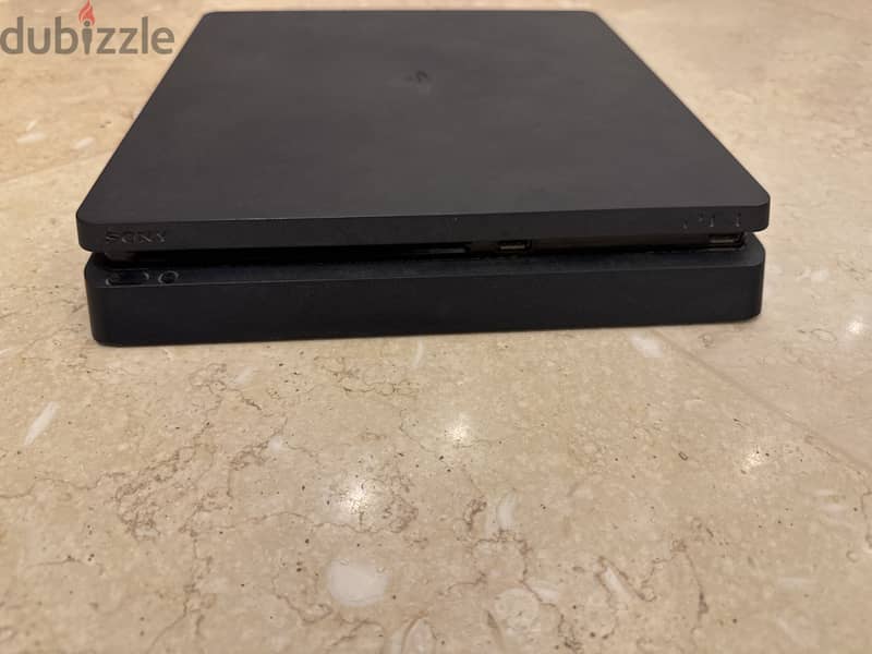 Ps4 slim used 1